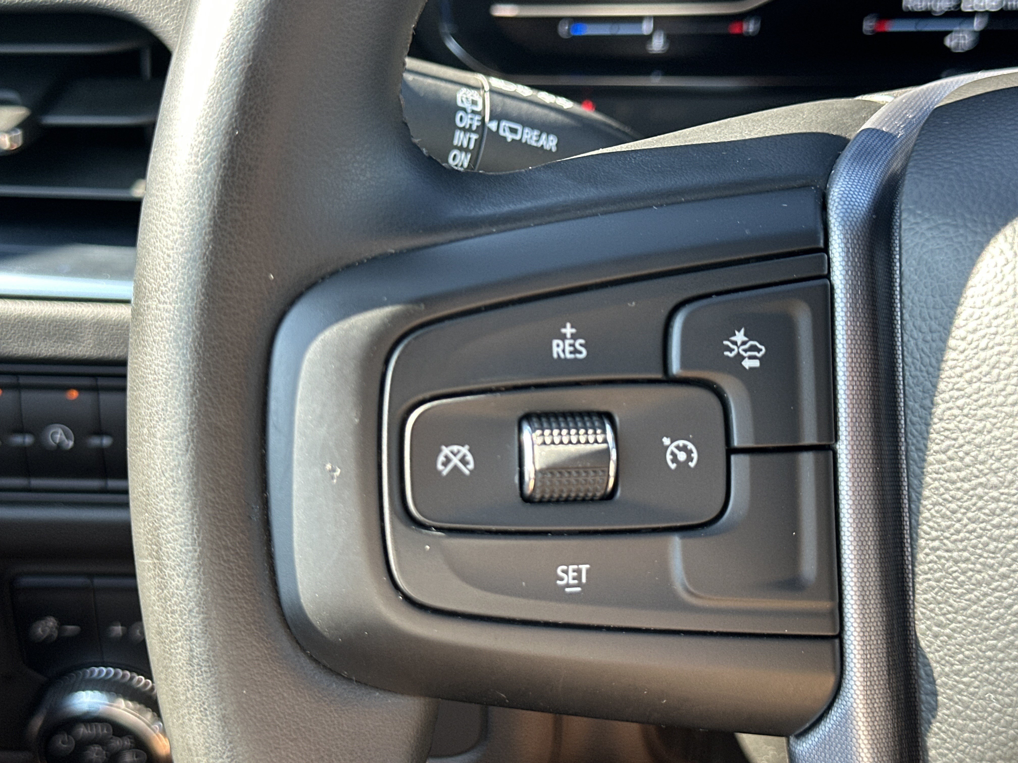 Used 2024 Summit White GMC SLT image 27