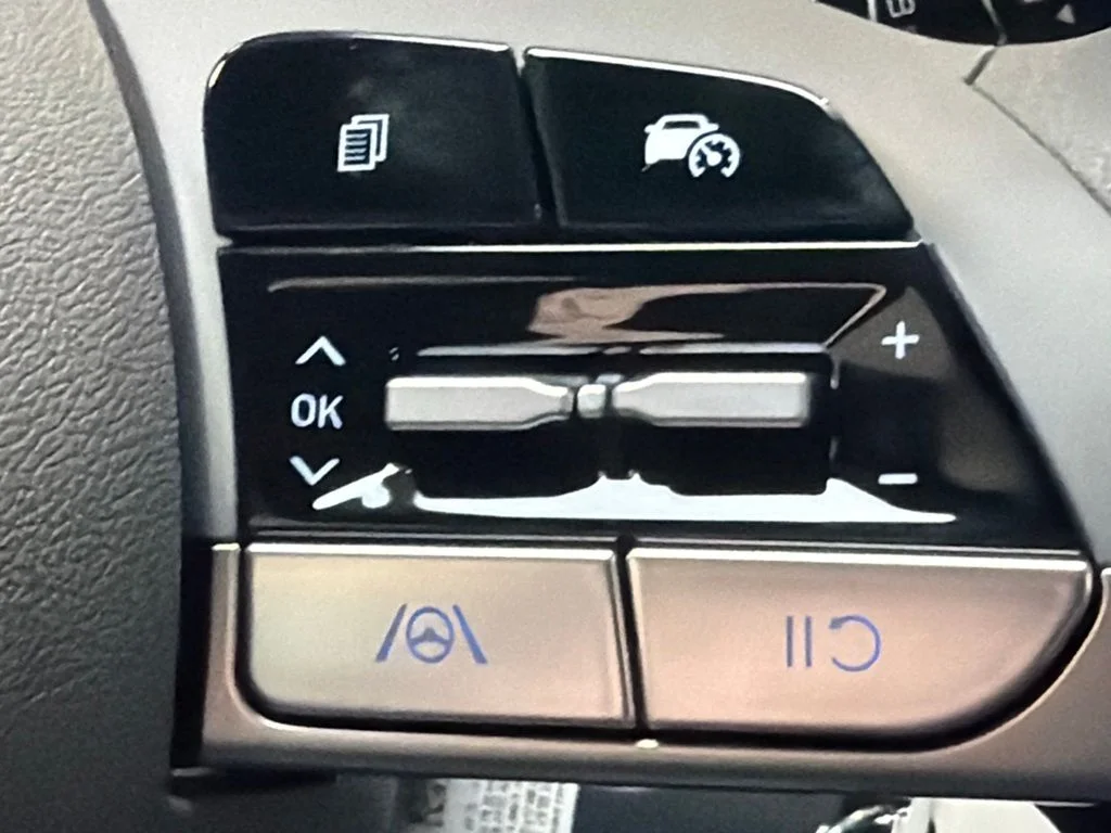 New 2026 Serenity White Hyundai SE image 19