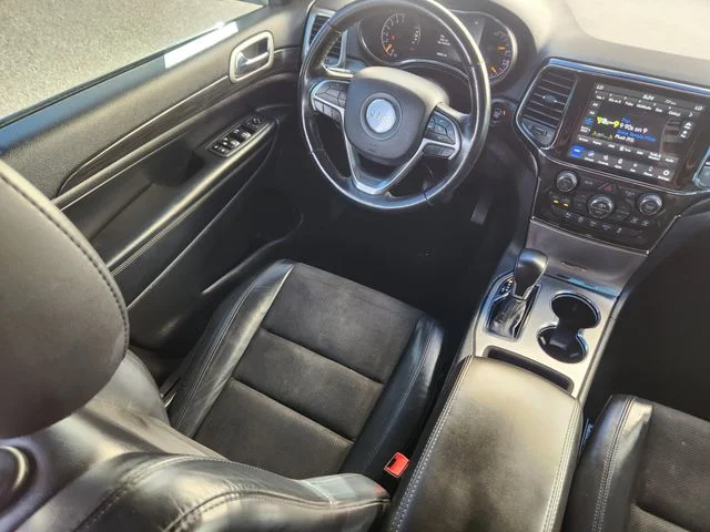 Used 2021 White Jeep Laredo X image 12