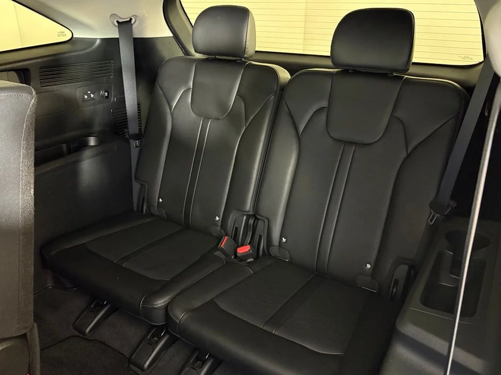 Used 2024 Black Kia S image 39