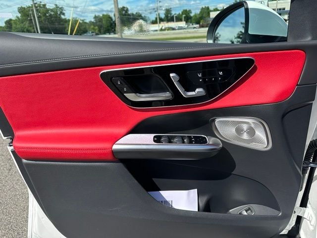 New 2026 Polar White Mercedes-Benz GLC 300 image 11