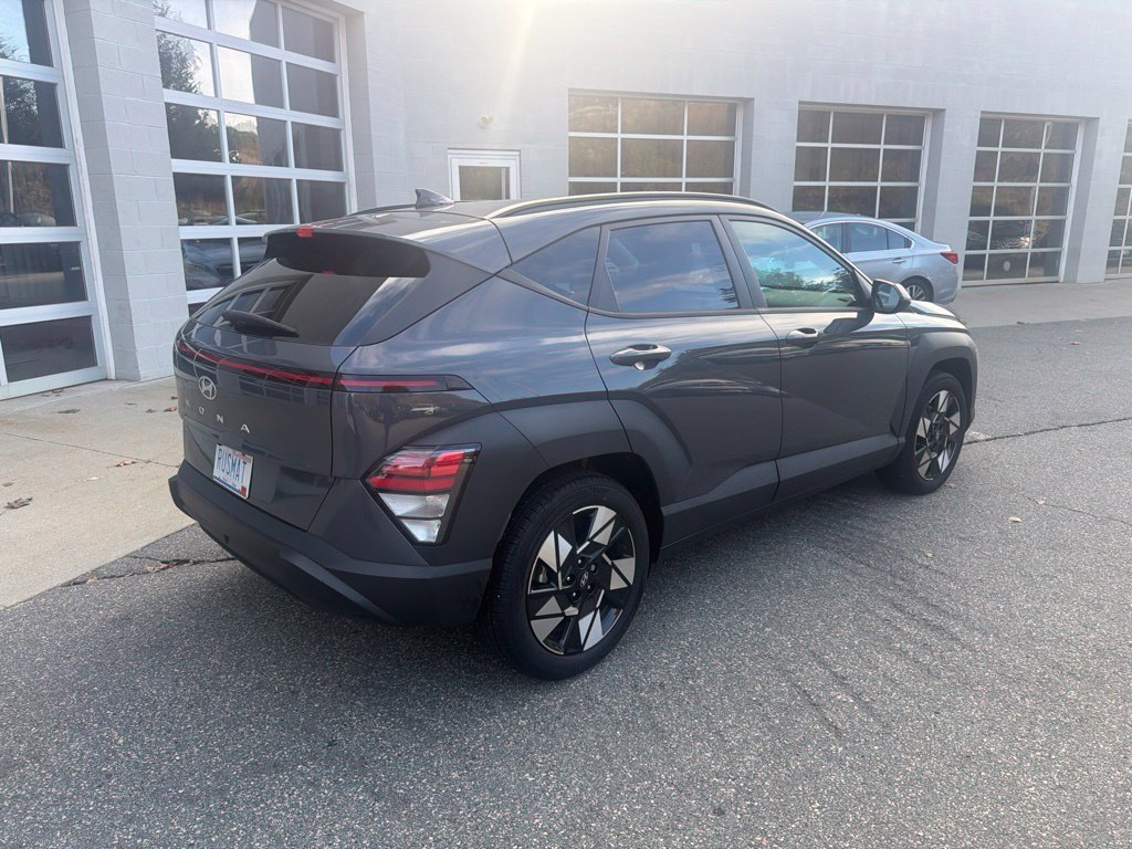 Used 2024 Gray Hyundai SEL image 4
