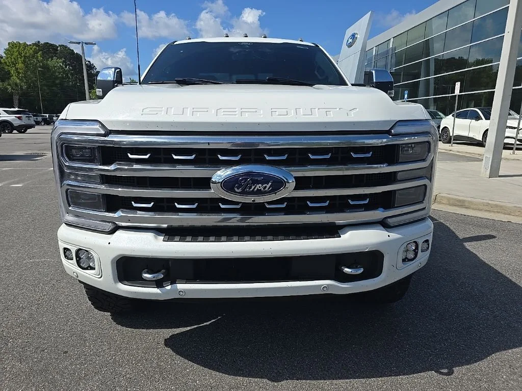 Used 2024 Star White Ford Platinum image 3