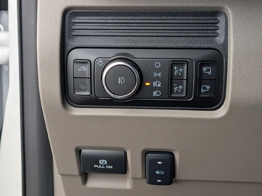 New 2026 White Ford Platinum image 28