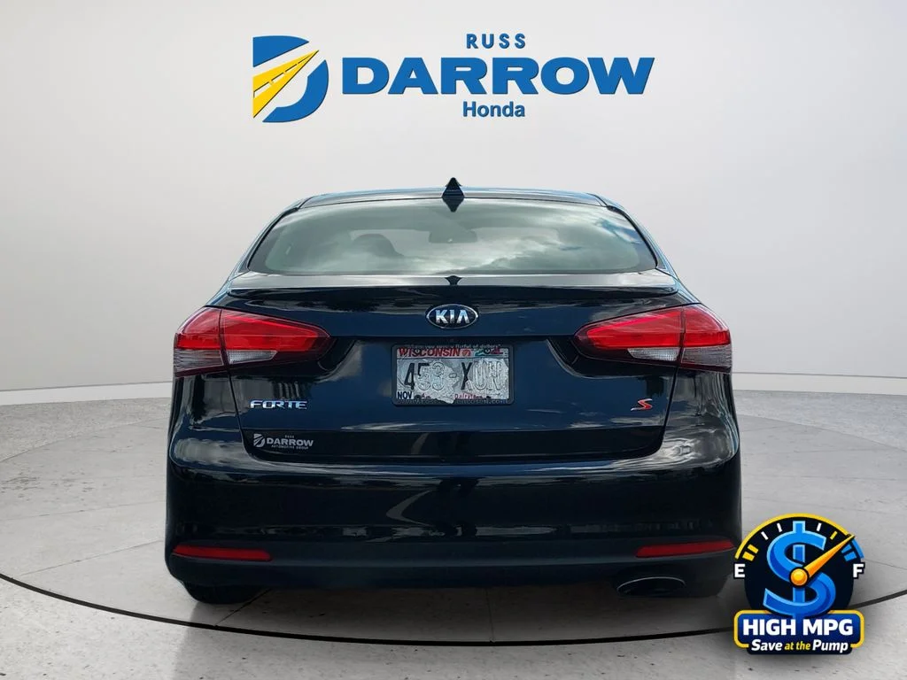 Used 2017 Black Kia S image 4