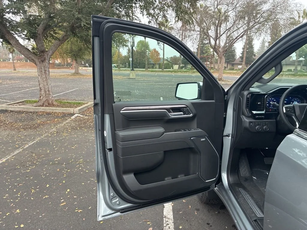 2026 Chevrolet Silverado 1500 LTZ - Photo 13