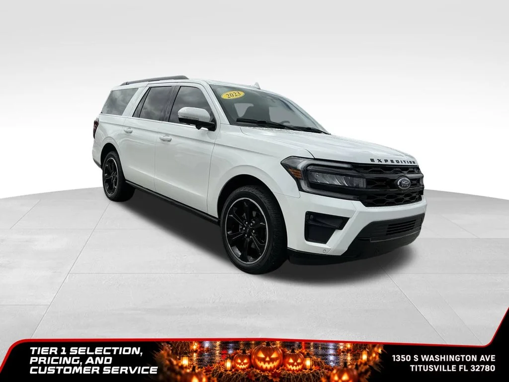Used 2023 White Ford Limited image 11