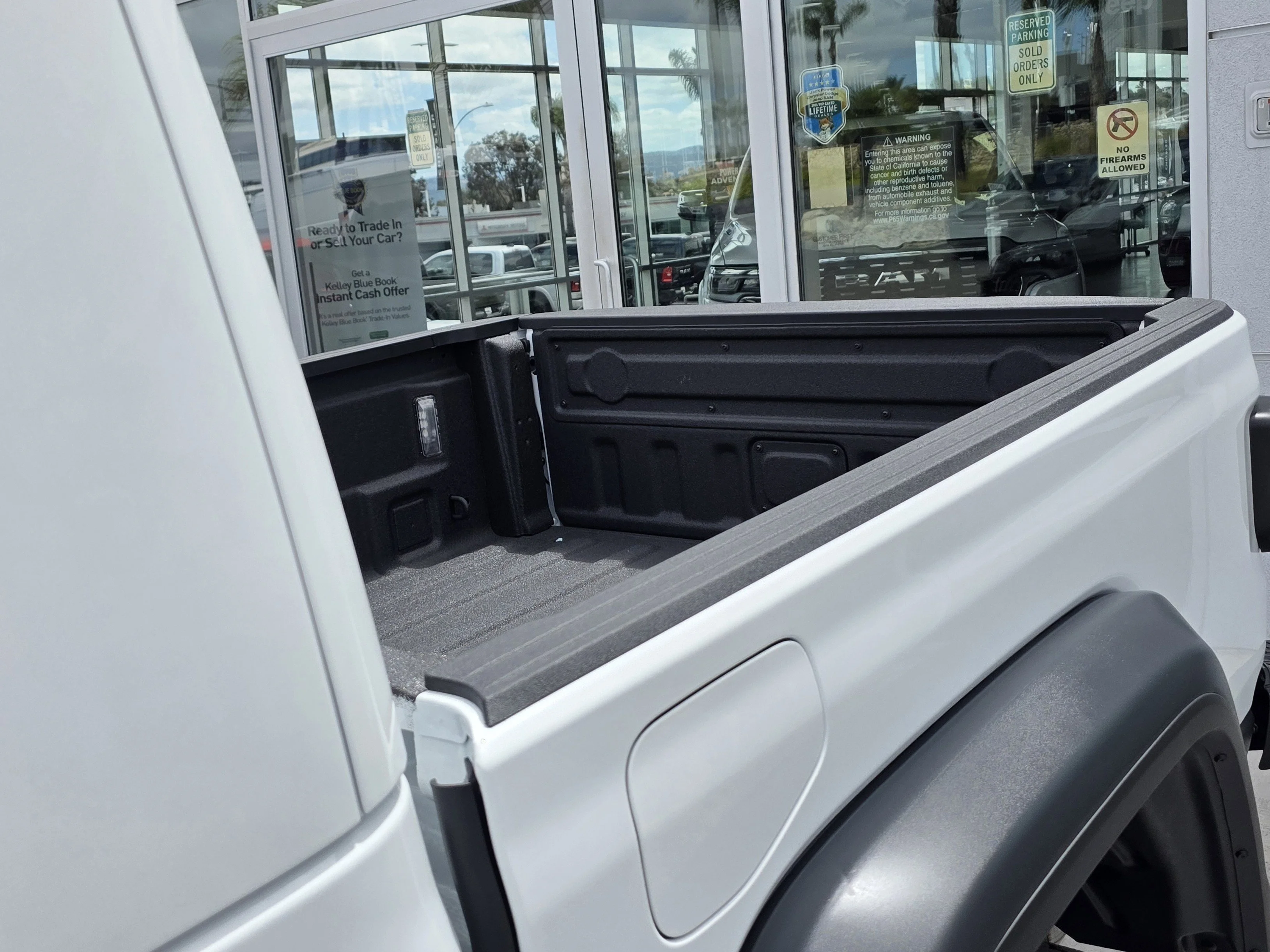 New 2026 Bright White Clearcoat Jeep Mojave image 19