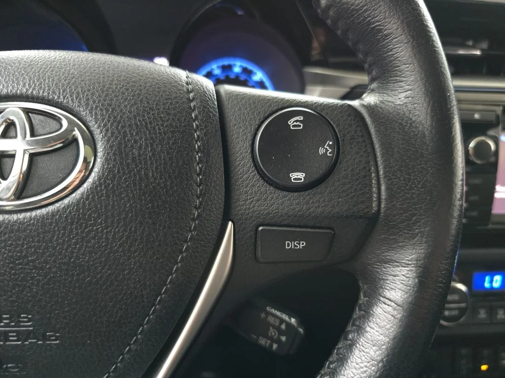 Used 2014 Classic Silver Metallic Toyota S Premium image 20