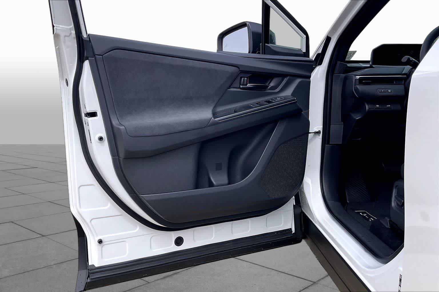 2026 Toyota C-HR SE - Photo 10