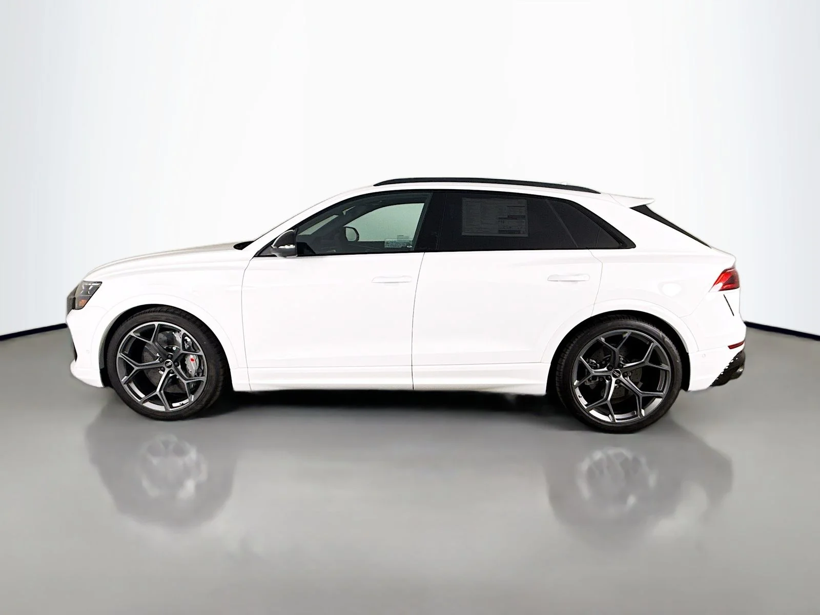 New 2025 White Audi 4.0T image 4