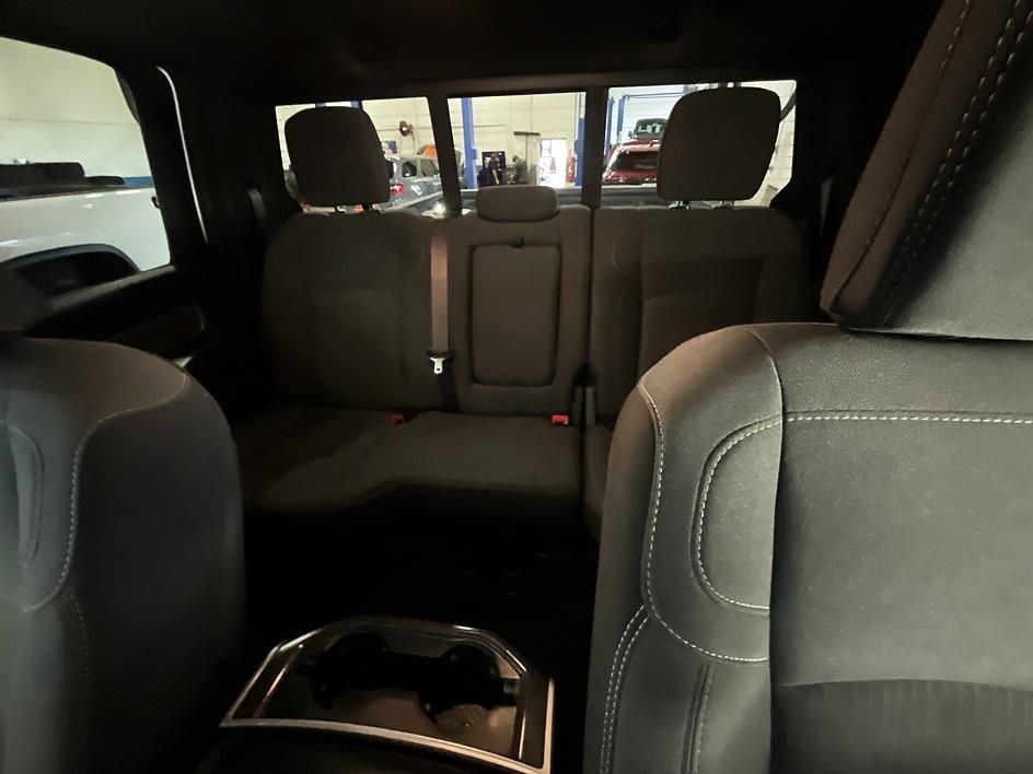 Used 2022 White Ram Big Horn image 27