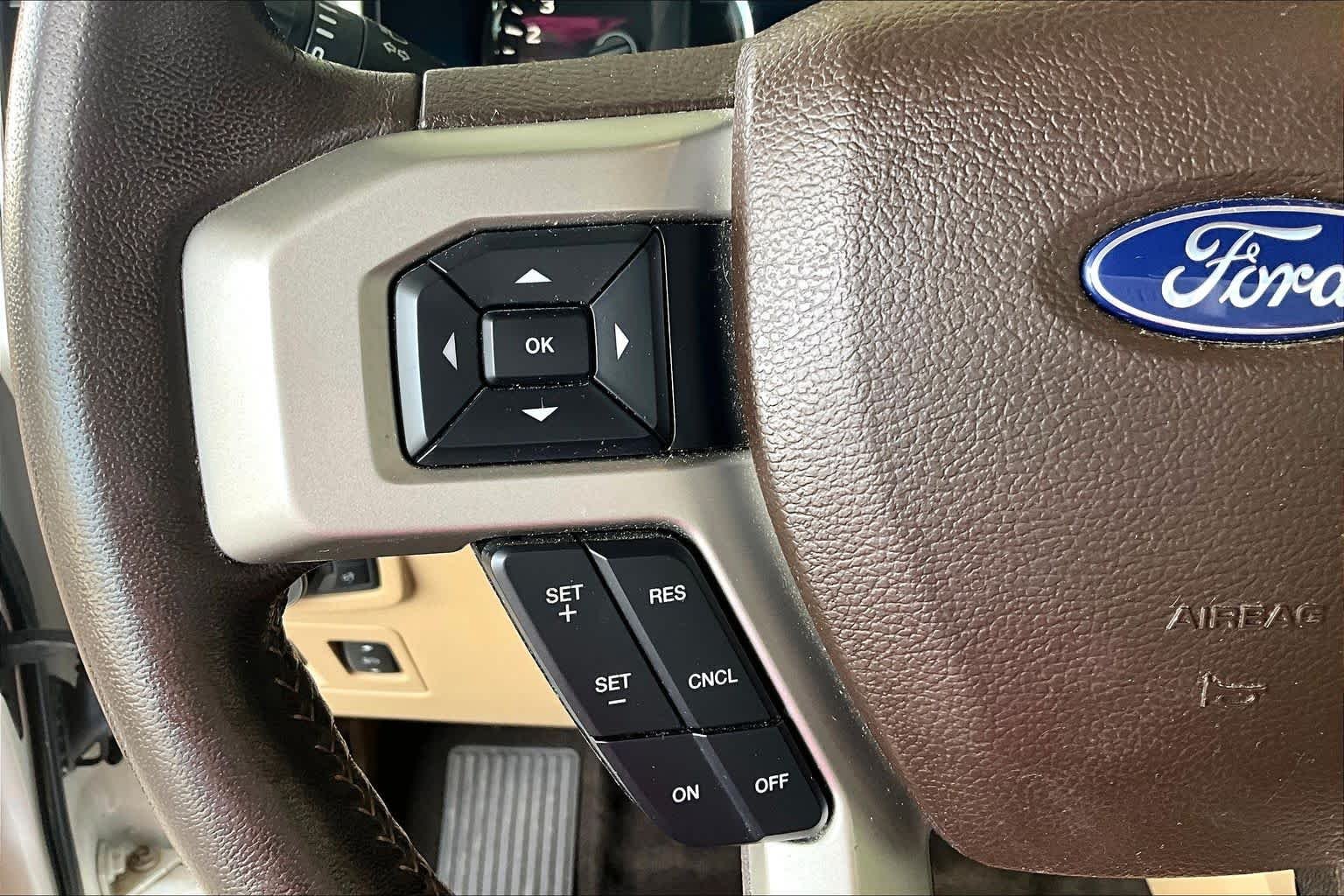 Used 2018 White Platinum Metallic Tri-Coat/Stone Gray Ford LARIAT image 23