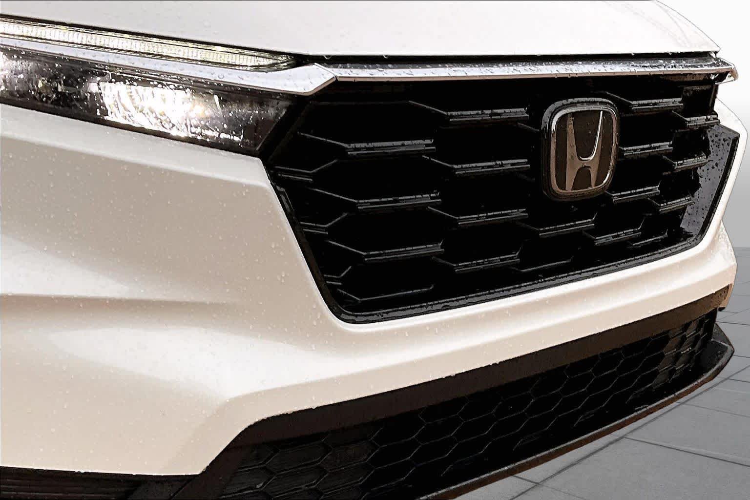 Used 2026 Platinum White Pearl Honda EX image 29