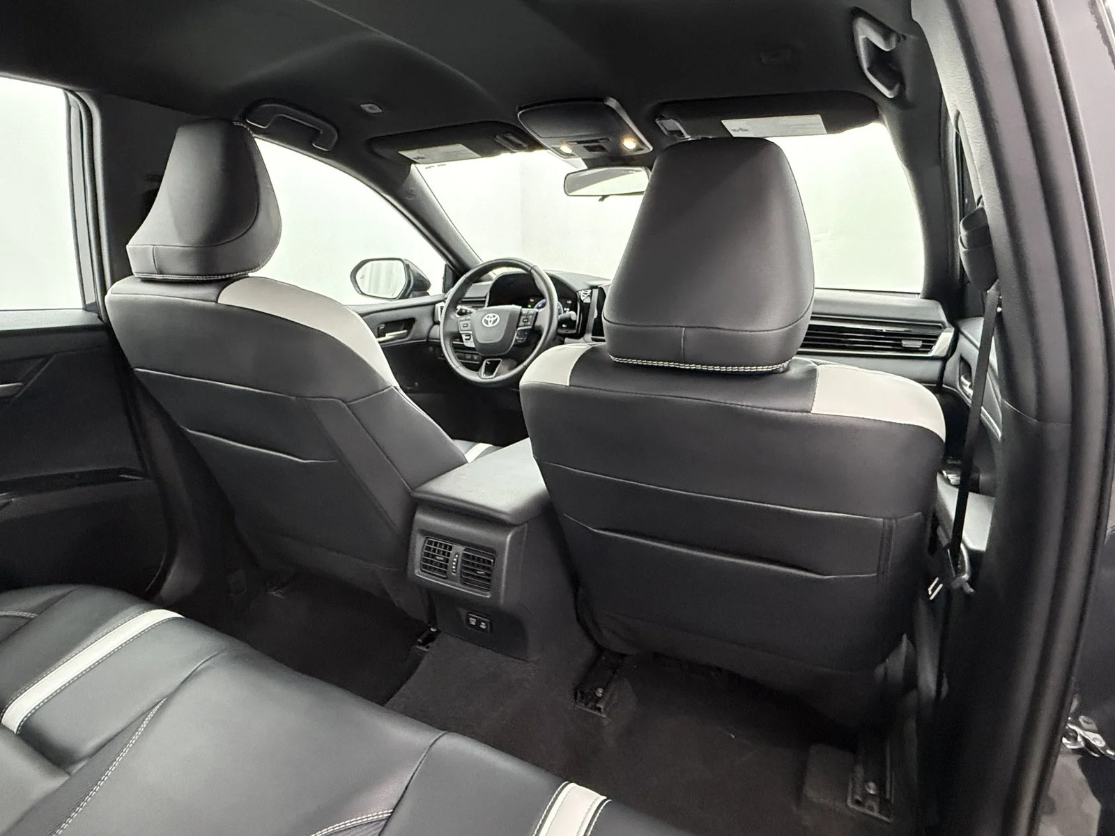 Used 2025 Underground Toyota SE image 34