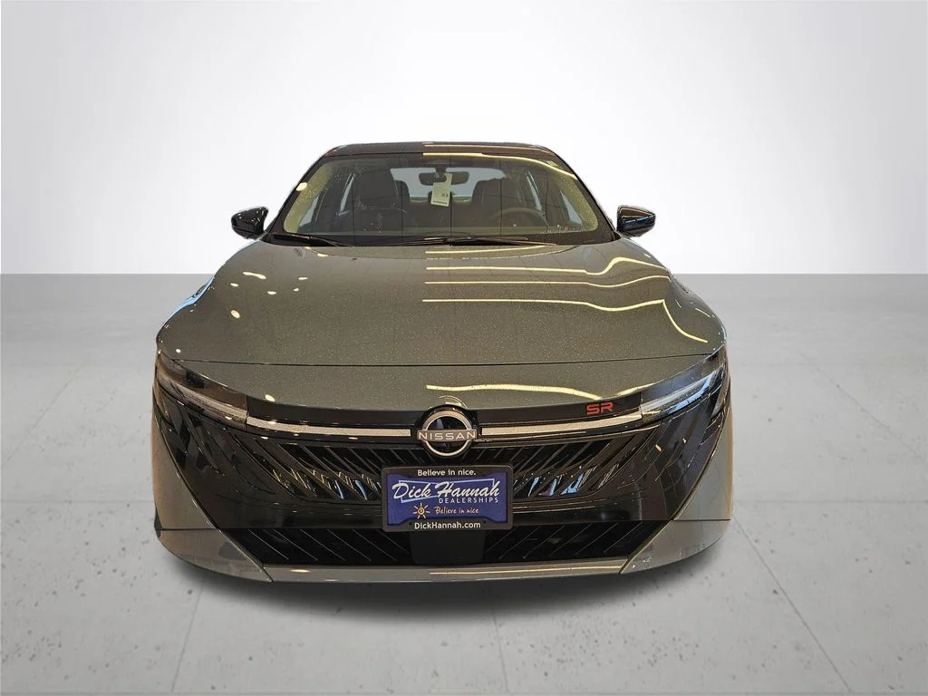 New 2026 Atlantic Gray Metallic / Super Black Two-tone Nissan SR image 3