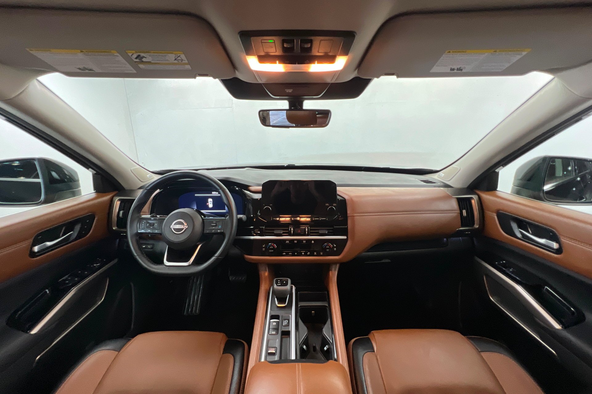 2025 Nissan Pathfinder Platinum - Photo 10