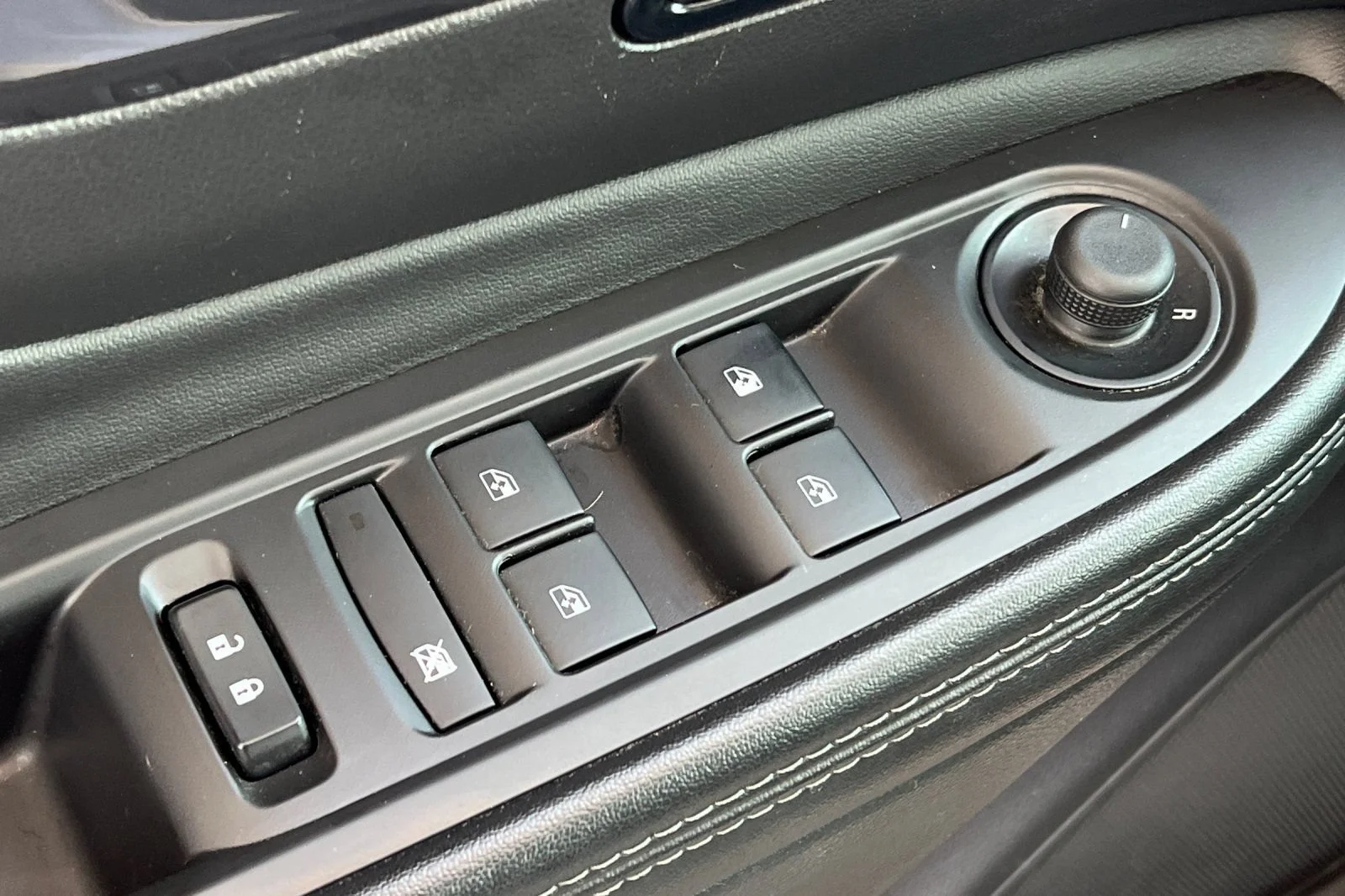 Used 2021 (Includes (MDP) Anthracite lower exterior accent color, Paint code W598F.) Buick Preferred image 13