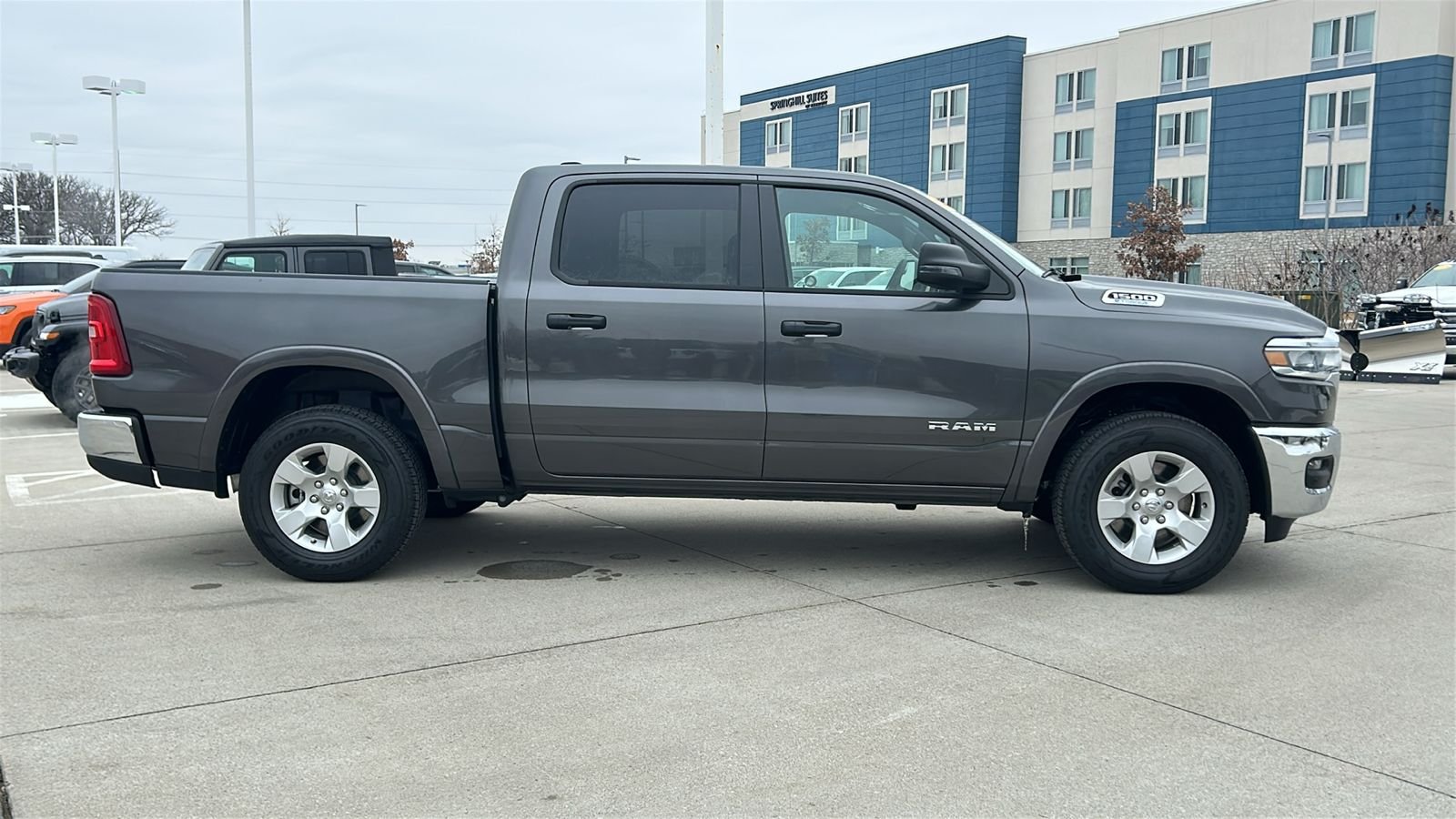 New 2025 Granite Crystal Metallic Clear-Coat Exterior Paint RAM Big Horn/Lone Star image 2