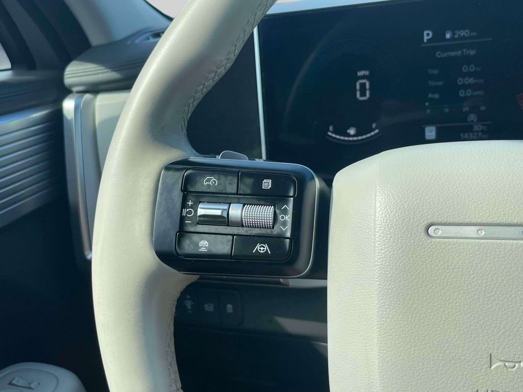 Certified Used 2025 Silver Hyundai SE image 21
