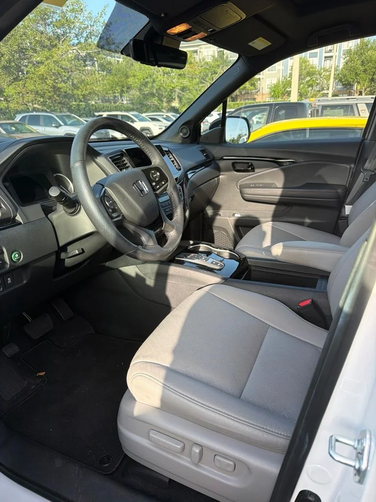 Used 2023 White Honda Elite image 4