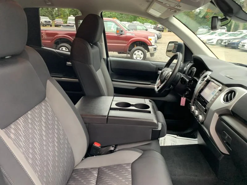 Used 2021 Black Toyota SR5 Pickup 4D 6 1/2 ft image 40