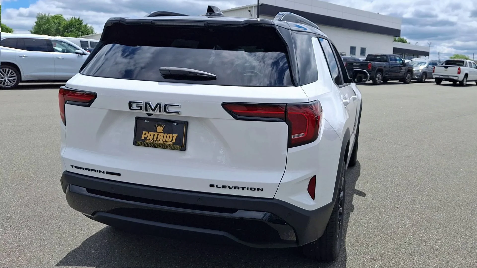 New 2026 Summit White GMC Elevation image 34