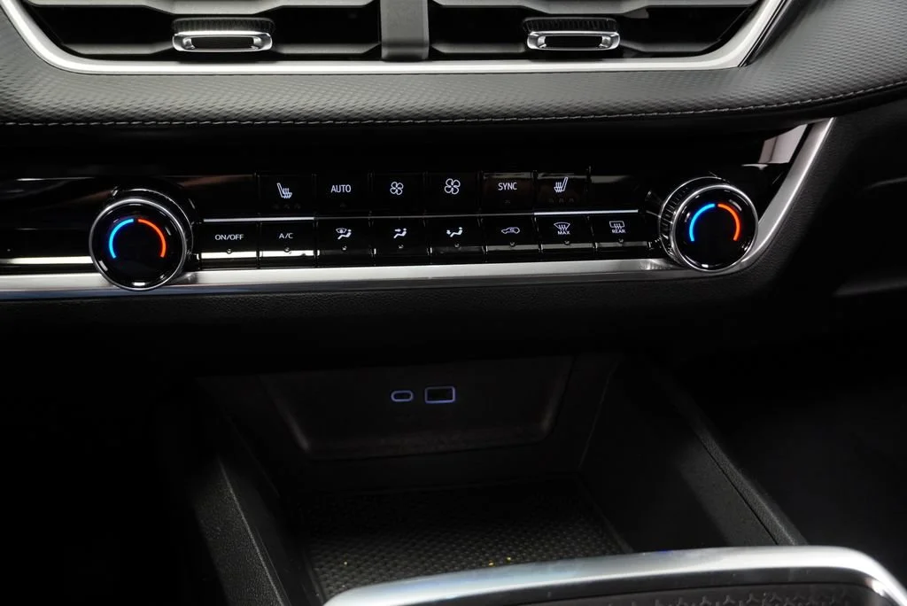 New 2027 Sterling Gray Metallic Chevrolet LT image 18