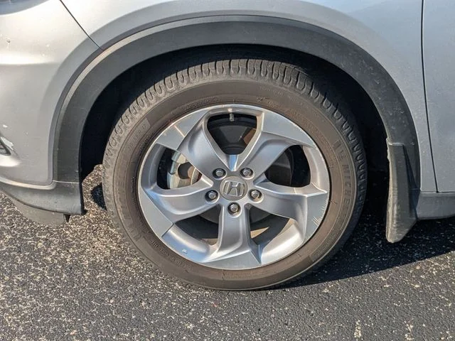 Used 2019 Lunar Silver Metallic Honda LX image 13
