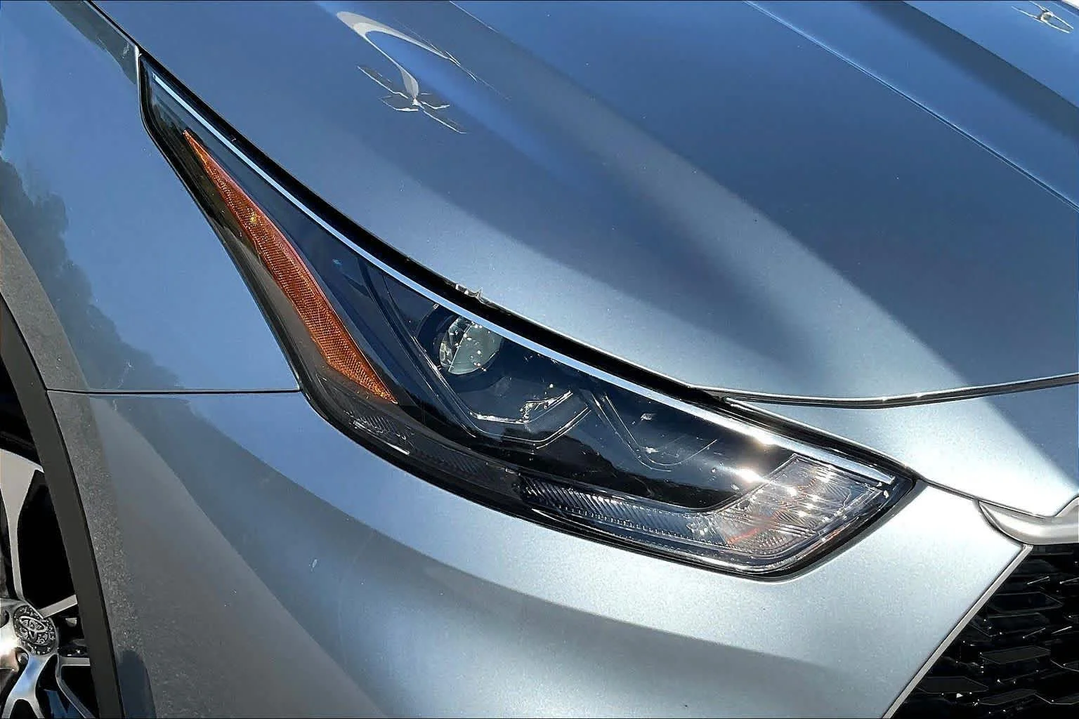 Used 2022 Moon Dust Toyota XLE image 28