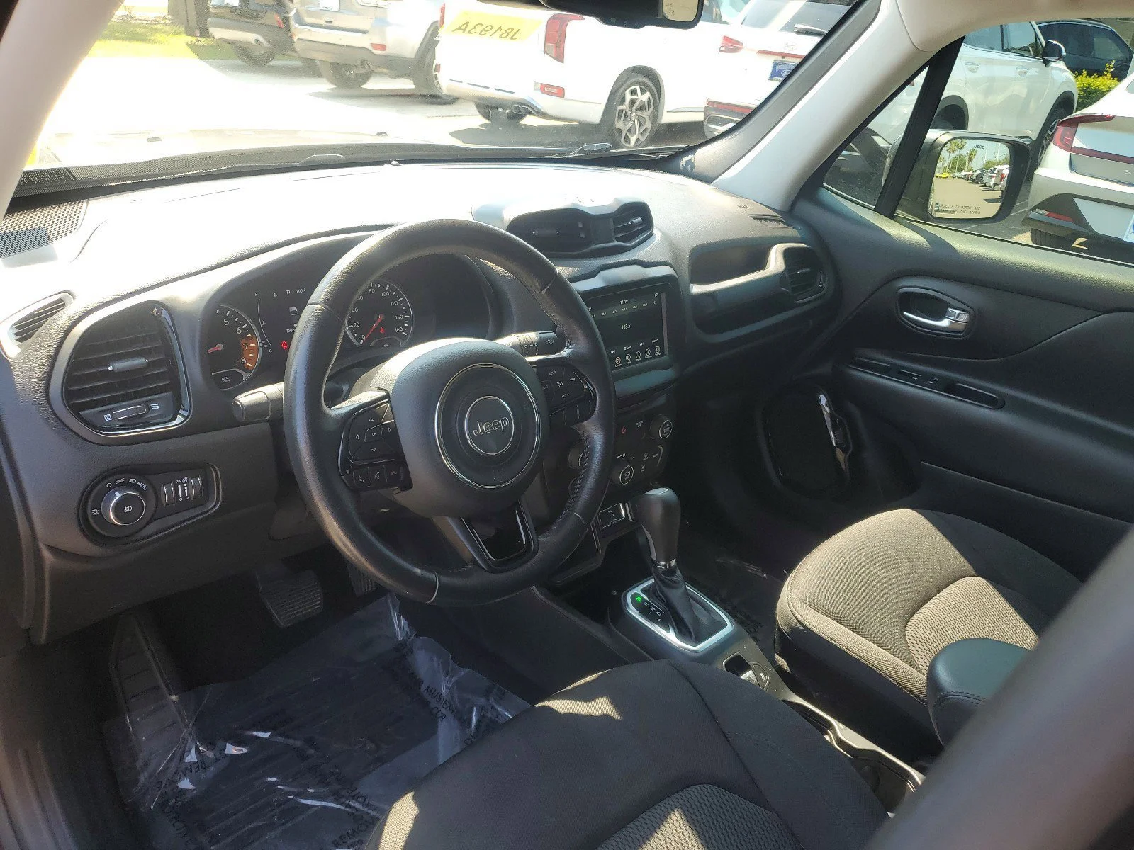Used 2018 Granite Crystal Metallic Clearcoat Jeep Altitude image 11