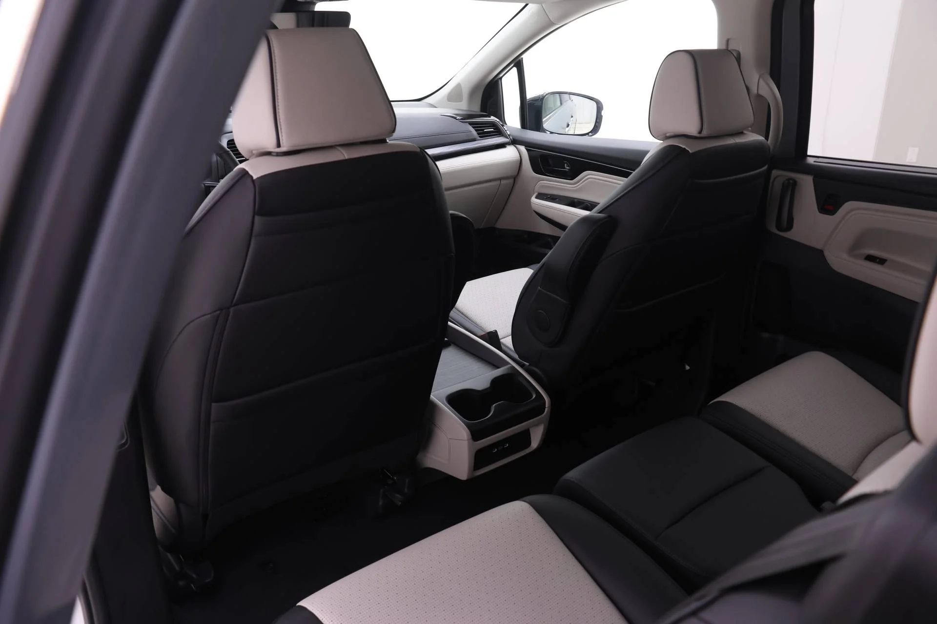 2026 Honda Odyssey Elite - Photo 8