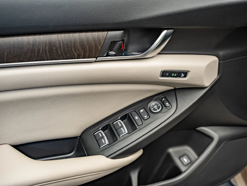 Used 2018 Gold Honda Touring image 16