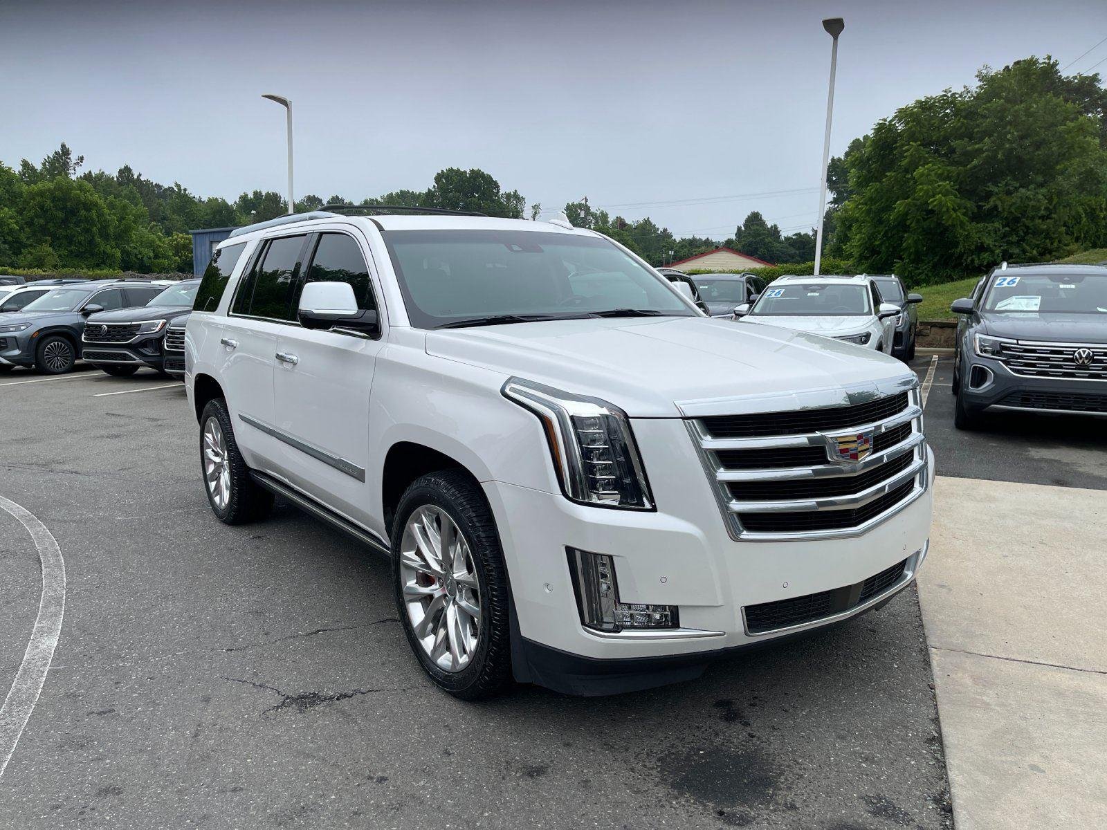 Used 2019 Crystal White Tricoat Cadillac Premium Luxury image 7