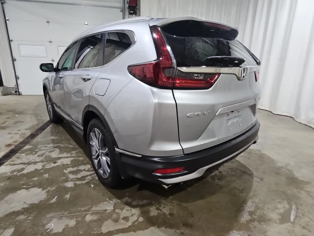 Used 2022 Lunar Silver Metallic Honda Touring image 4