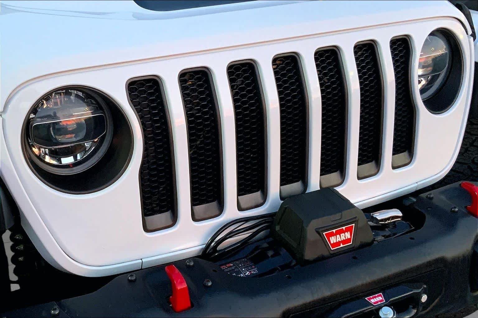 Used 2019 Bright White Clearcoat Jeep Rubicon image 27