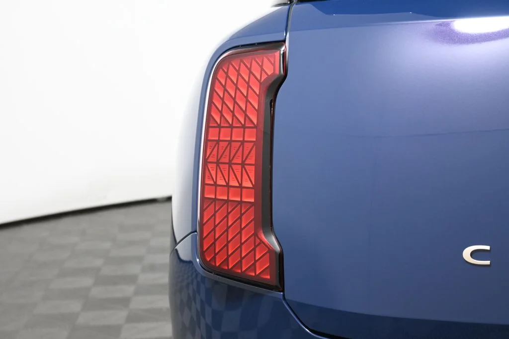 Certified Used 2025 Blue MINI Signature Plus image 12
