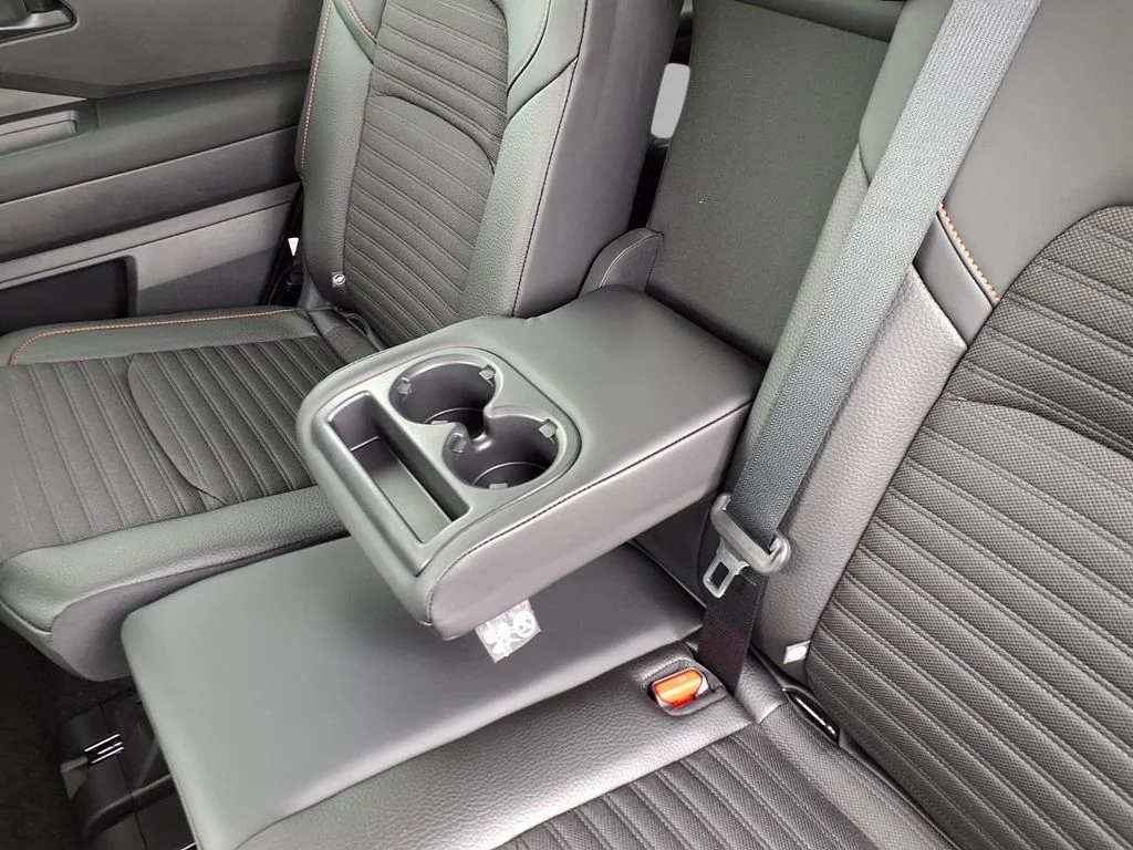 New 2026 Everest White Pearl TriCoat / Super Black Two-tone Nissan Rock Creek® image 25