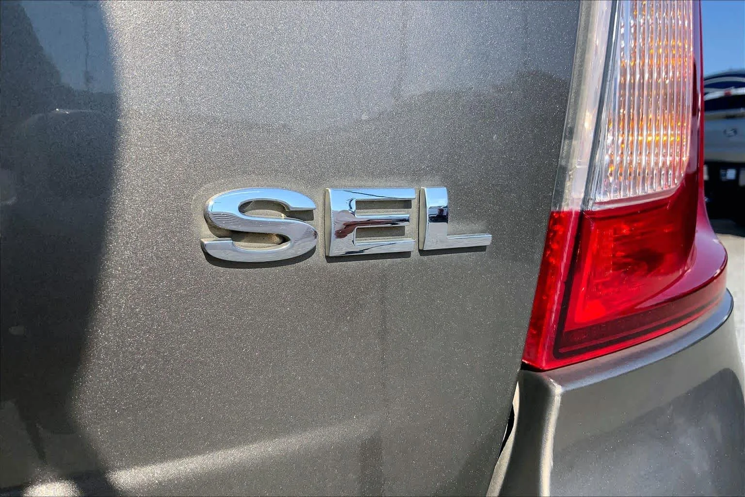Used 2013 Mineral Gray Metallic Ford SEL image 9