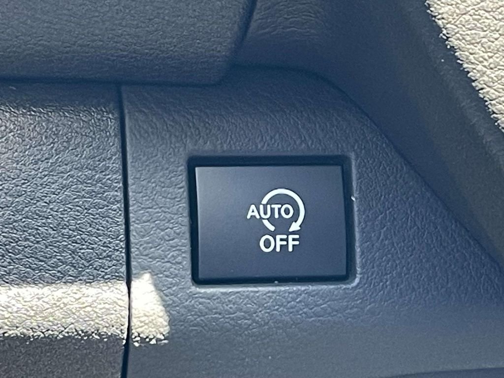 New 2026 Boulder Gray Pearl Nissan Crew Cab SV image 25