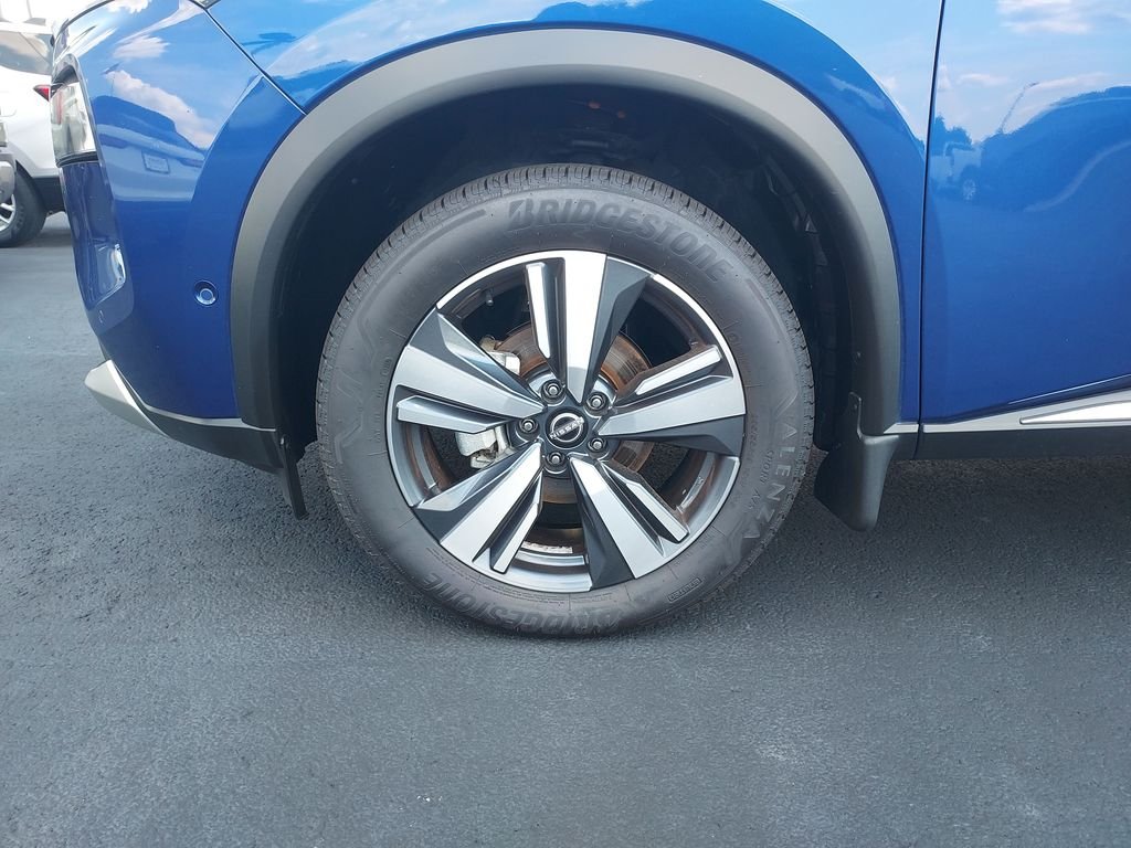 Used 2023 Blue Nissan Platinum image 10