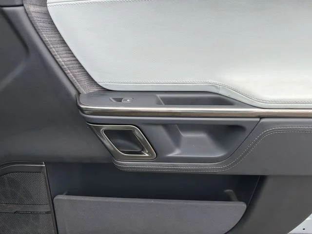 Used 2022  Rivian Adventure image 32