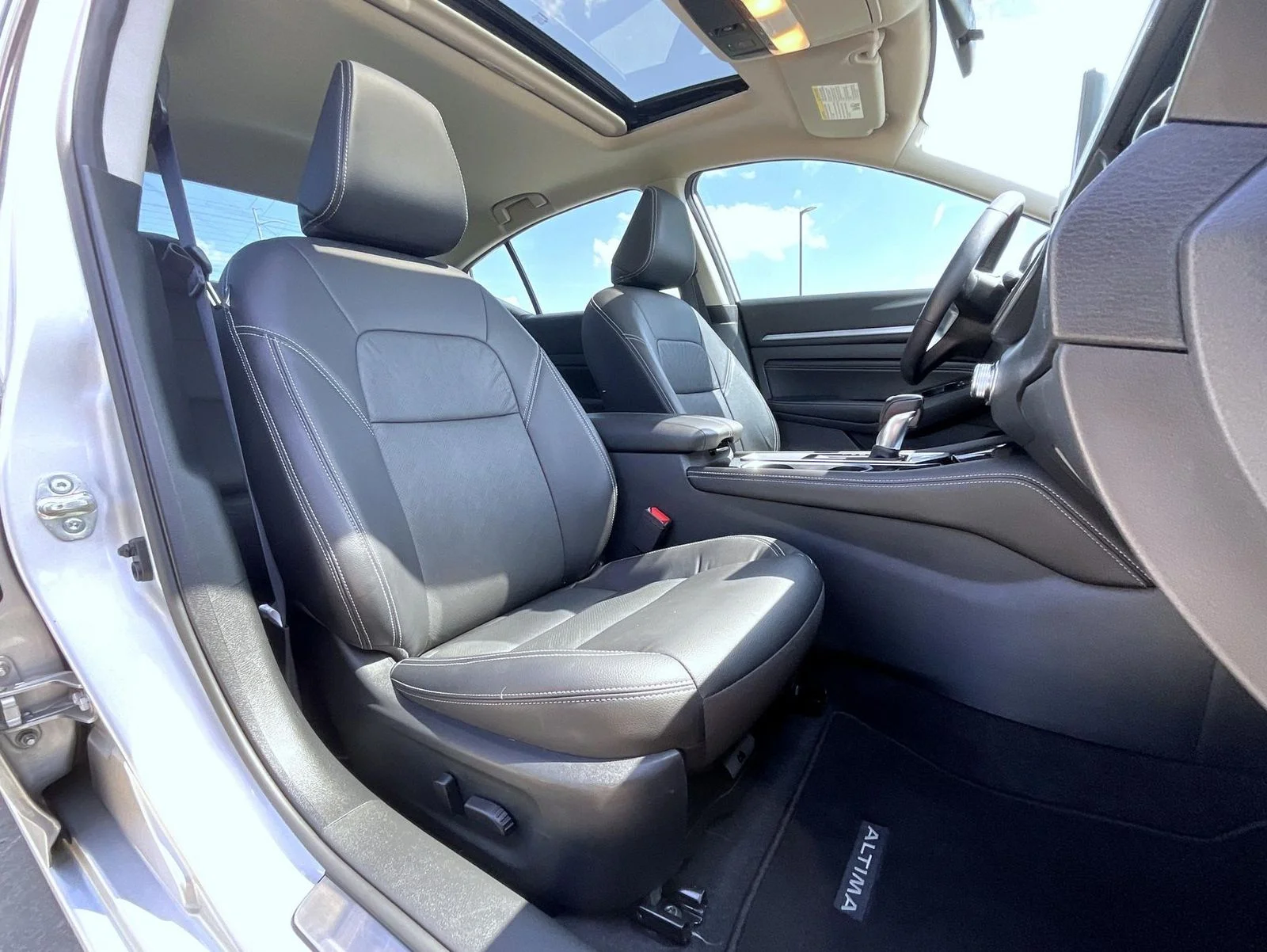 Used 2023 Silver Nissan 2.5 SL image 16