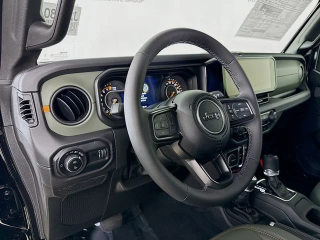 Used 2025 Black Jeep Mojave image 9