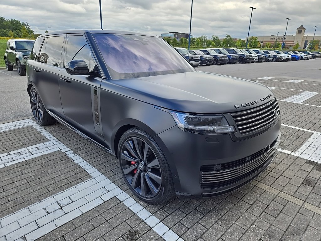Used 2023 Ligurian Black SV Bespoke Ultra Metallic Sat Land Rover SV image 3