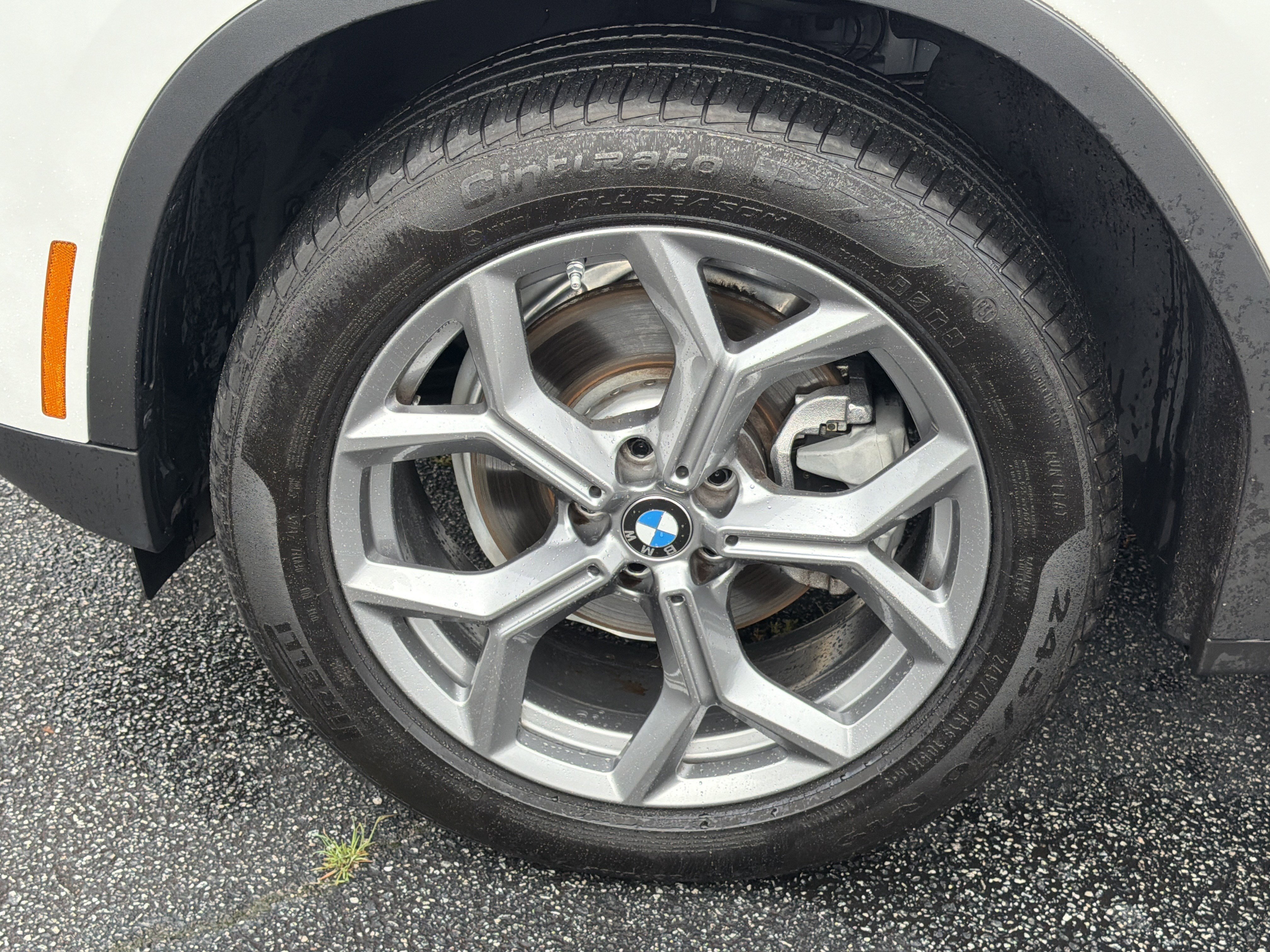 Used 2025 Mineral White Metallic BMW xDrive30i image 33