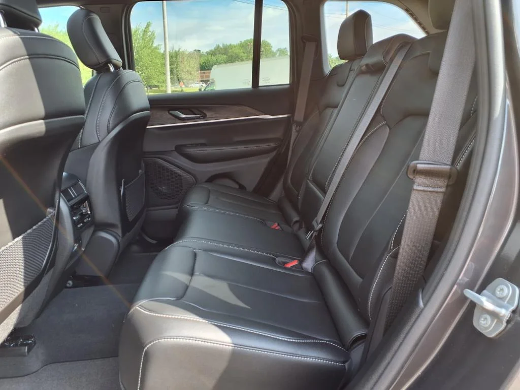 Used 2024 Gray Jeep Limited 4x4 image 20