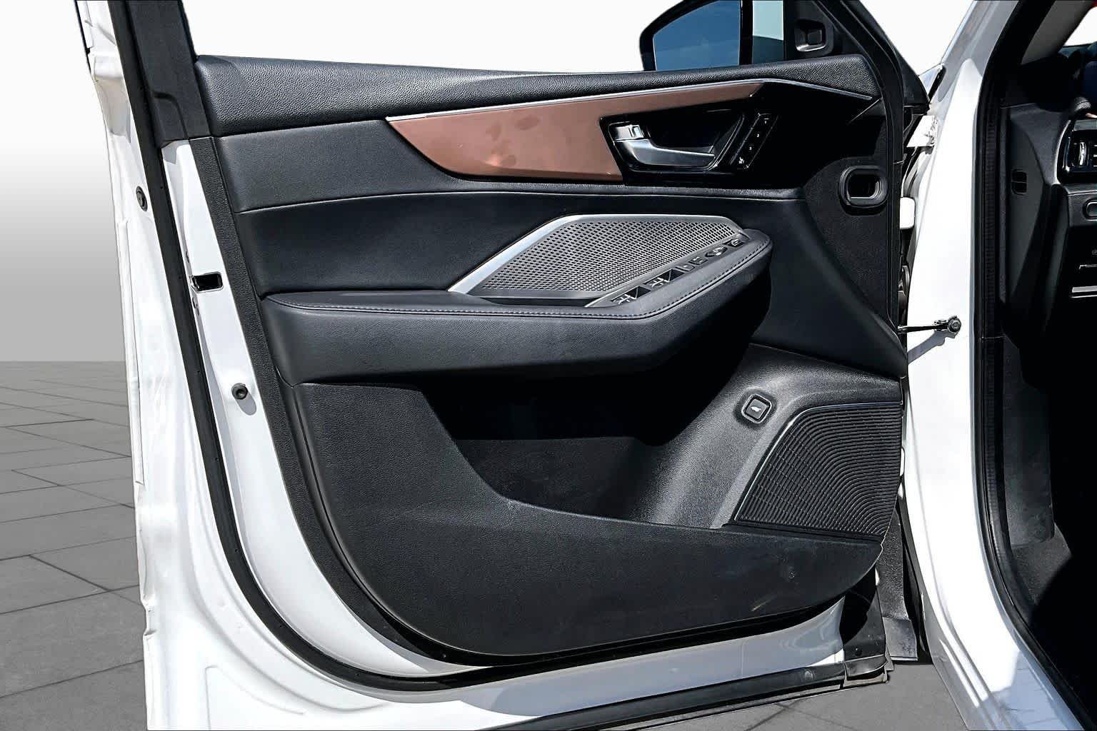 Used 2022 Platinum White Pearl Acura  image 22