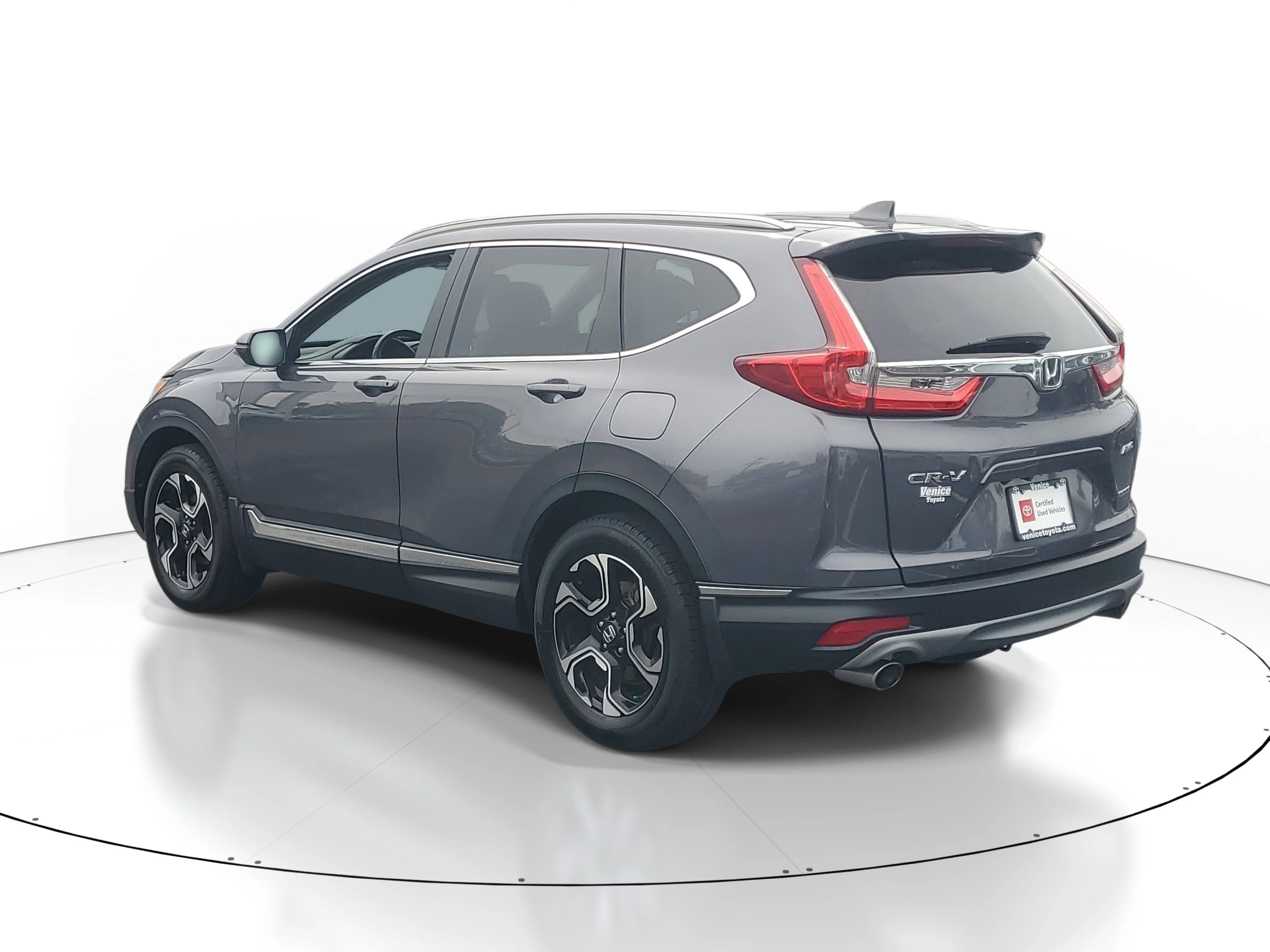 Used 2019 Gunmetal Metallic Honda Touring image 4