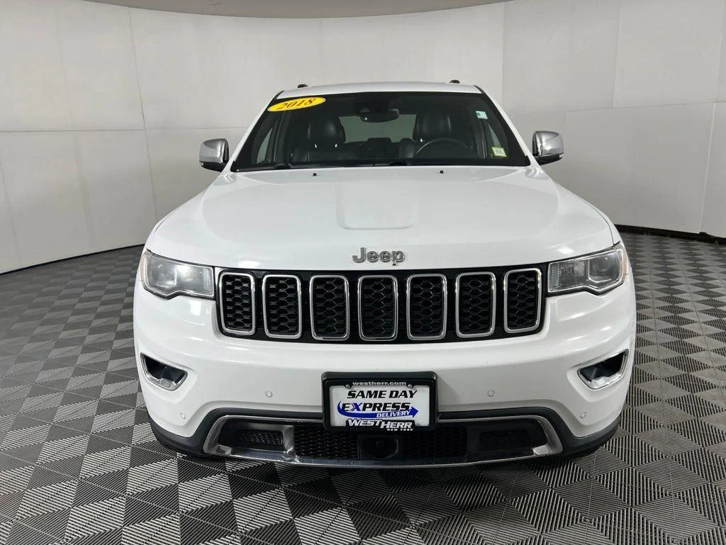Used 2018 Bright White Clearcoat Jeep Limited image 10